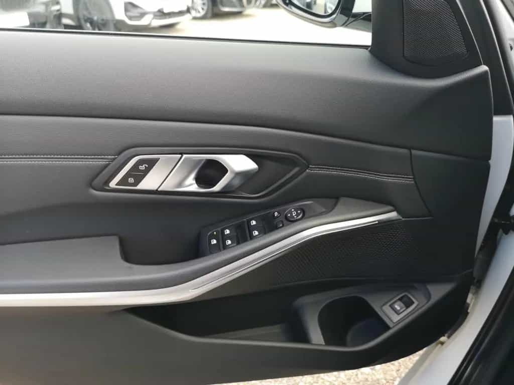 BMW 318 d Tour. LED+NAVI+KLIMAAUTO+PDC+SHZ+KAMERA 01/2022-photo-9