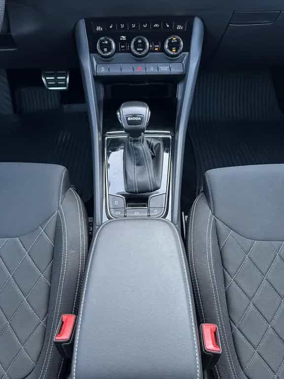 Skoda Karoq 1.5 TSI DSG Sportline NAV+LED+AHK+VCOCK+PP 09/2022-photo-12
