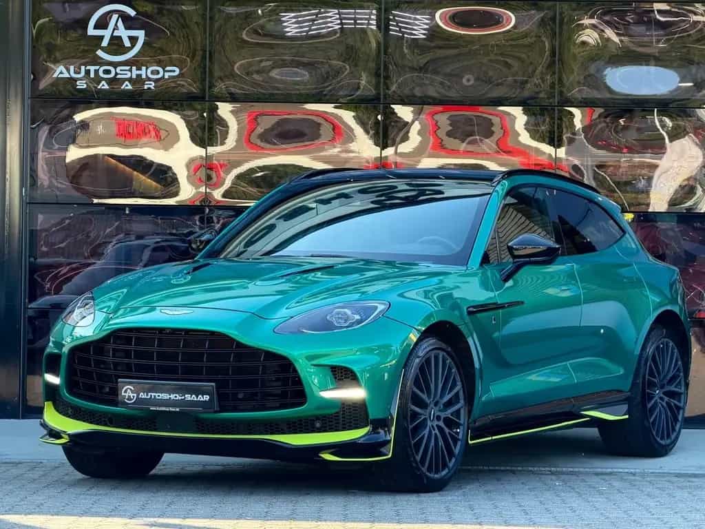 Aston Martin DBX 707 AMR23 | Podium Green | Carbon Keramik 04/2024-photo-1