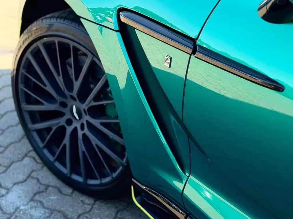 Aston Martin DBX 707 AMR23 | Podium Green | Carbon Keramik 04/2024-photo-24