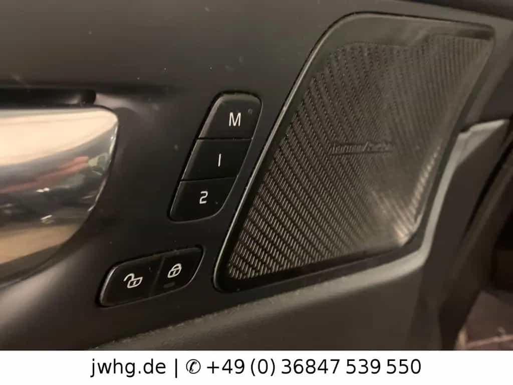 Volvo XC60 R Design AWD D 21"Zoll Memory H&K Kamera 03/2020-photo-11