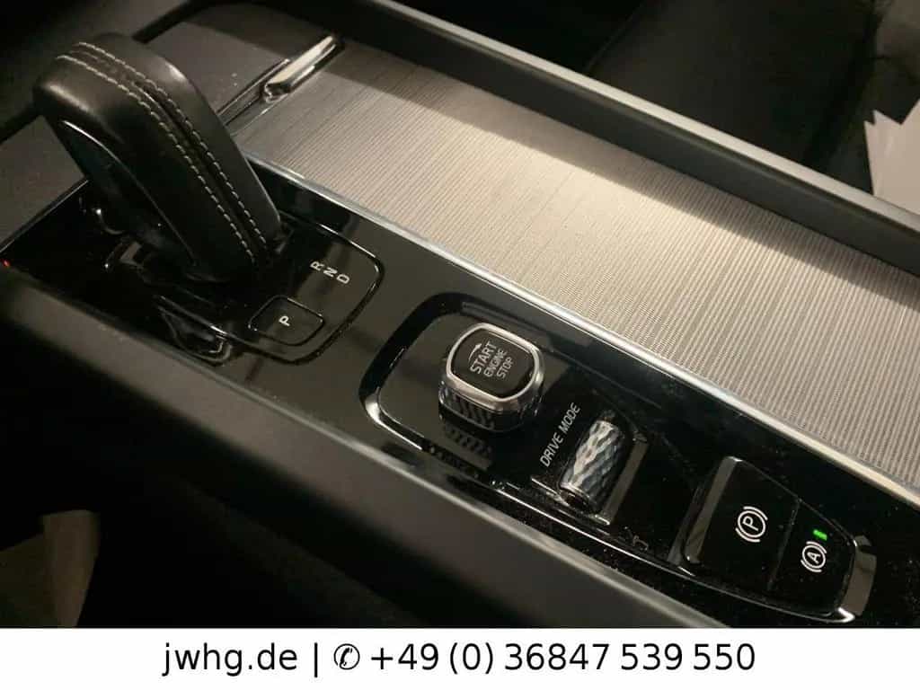 Volvo XC60 R Design AWD D 21"Zoll Memory H&K Kamera 03/2020-photo-12