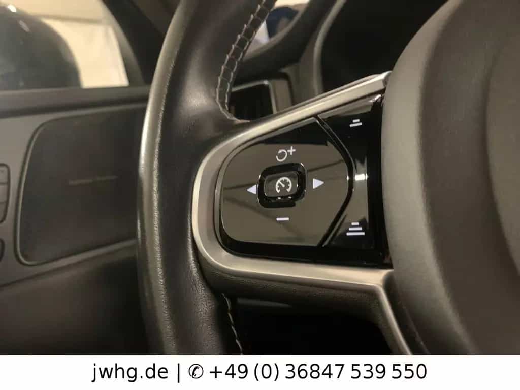 Volvo XC60 R Design AWD D 21"Zoll Memory H&K Kamera 03/2020-photo-13