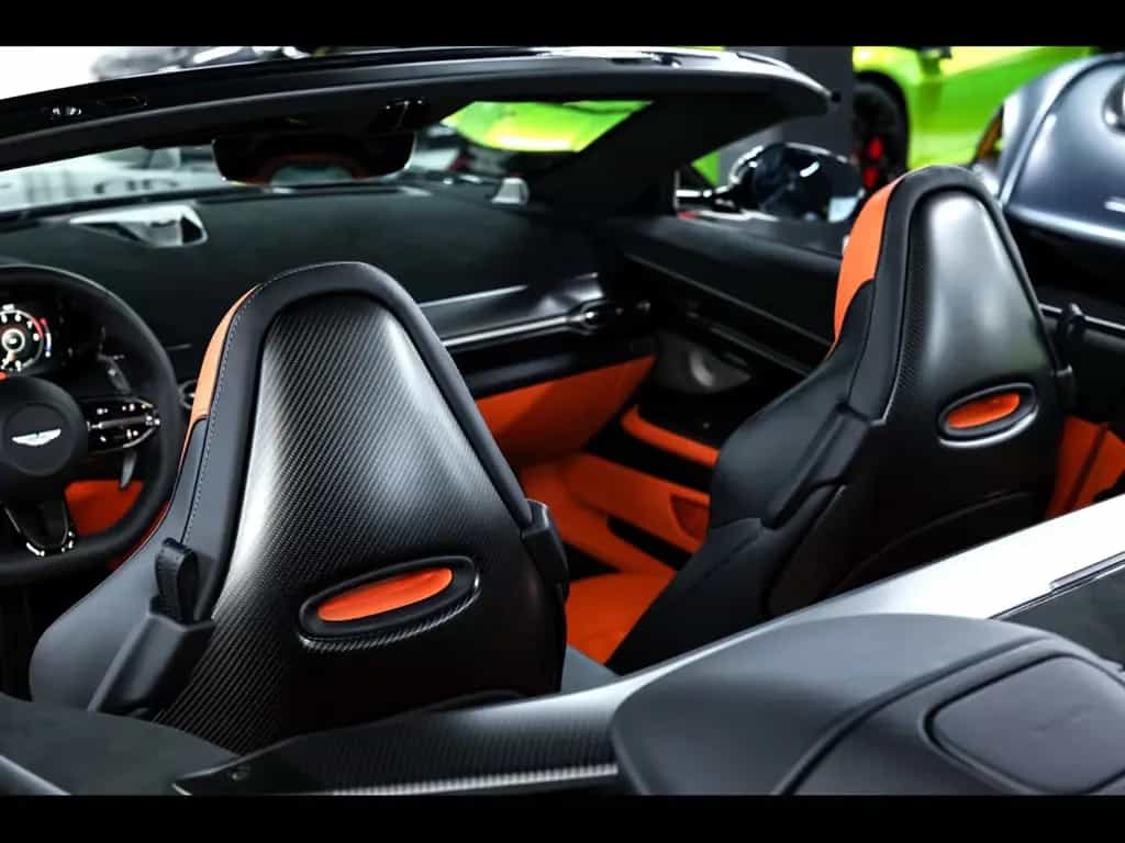 Aston Martin Vanquish III VOLANTE V12°XPEL STEALTH°CARBON°B&W 10/2025-photo-13