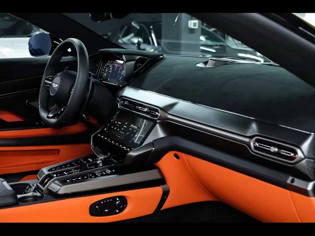 Aston Martin Vanquish III VOLANTE V12°XPEL STEALTH°CARBON°B&W 10/2025-photo-14