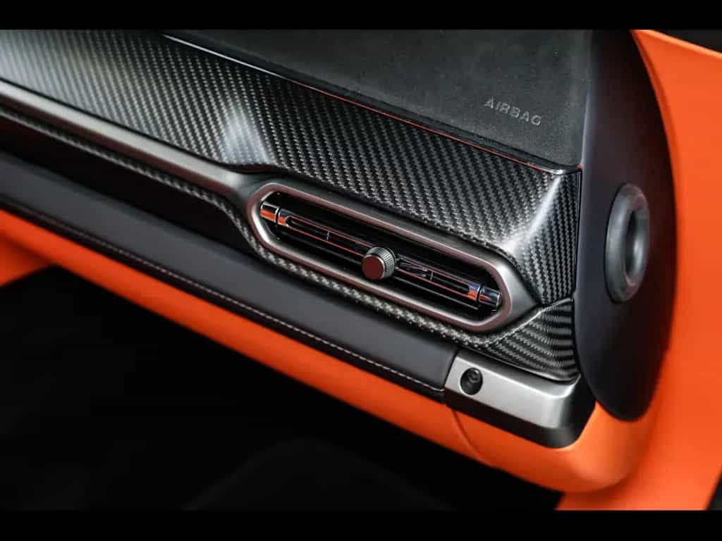 Aston Martin Vanquish III VOLANTE V12°XPEL STEALTH°CARBON°B&W 10/2025-photo-22