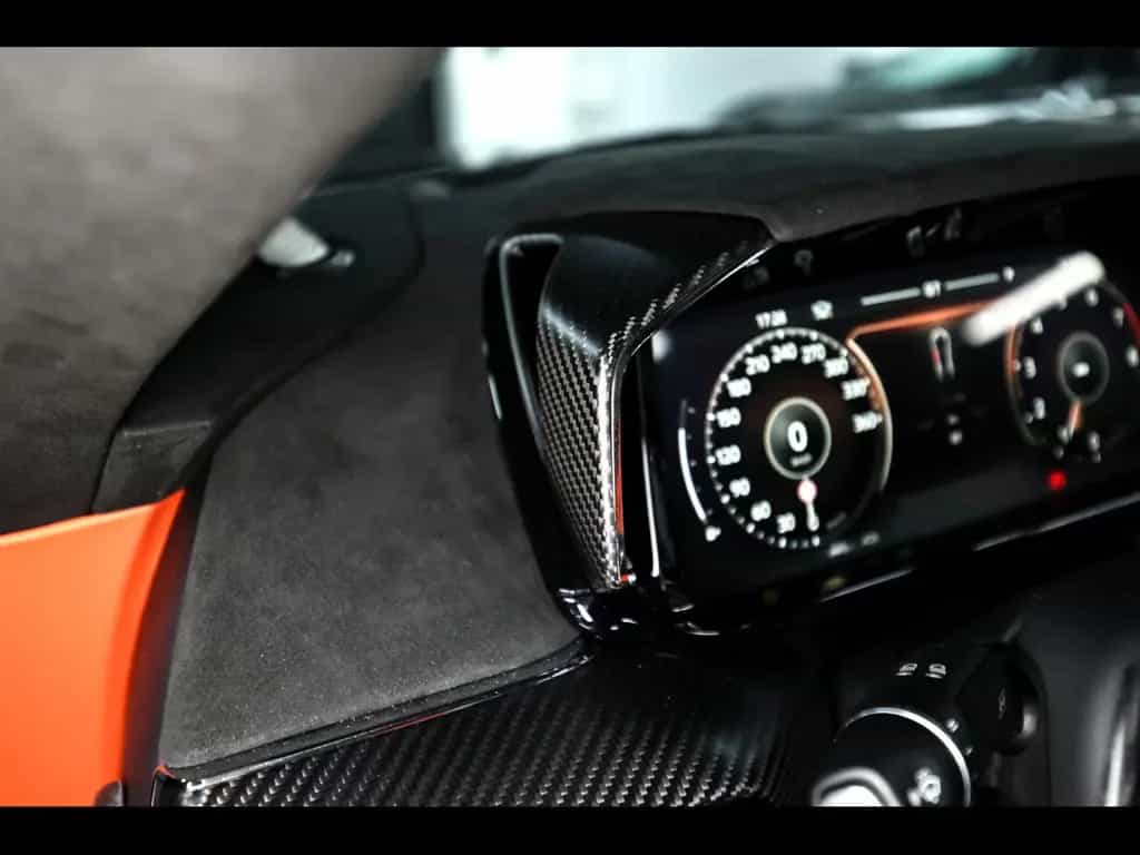 Aston Martin Vanquish III VOLANTE V12°XPEL STEALTH°CARBON°B&W 10/2025-photo-24