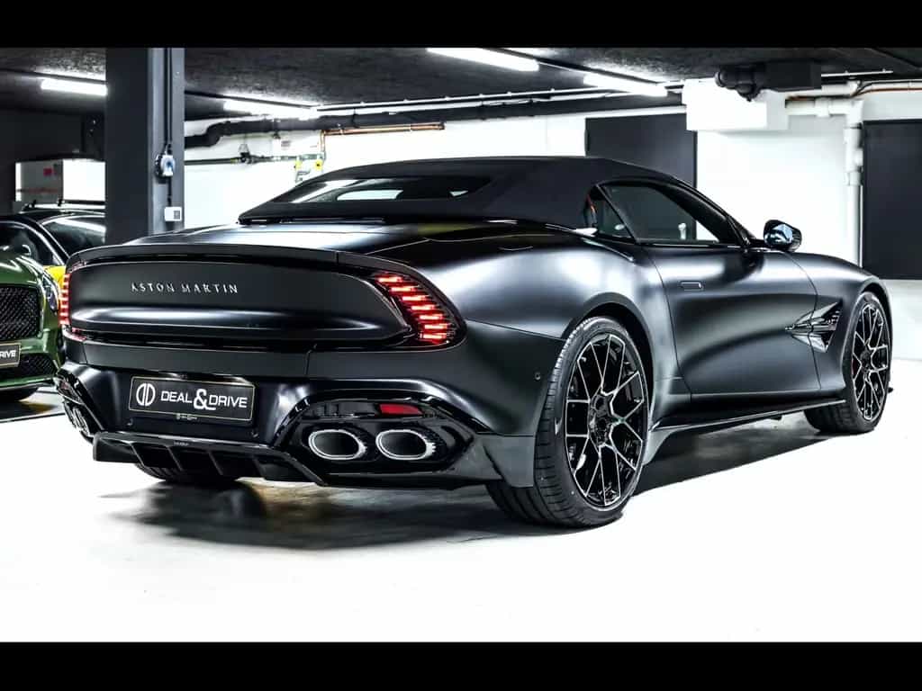 Aston Martin Vanquish III VOLANTE V12°XPEL STEALTH°CARBON°B&W 10/2025-photo-7