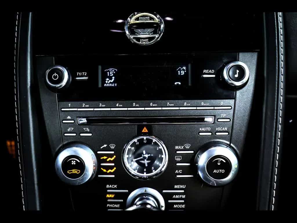 Aston Martin V8 Vantage VANTAGE ROADSTER 4.7 436°MANUAL°NAVI° 03/2014-photo-21