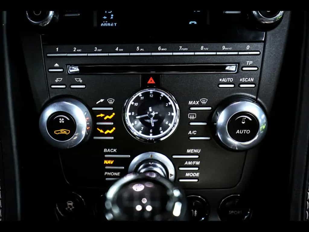 Aston Martin V8 Vantage VANTAGE ROADSTER 4.7 436°MANUAL°NAVI° 03/2014-photo-25