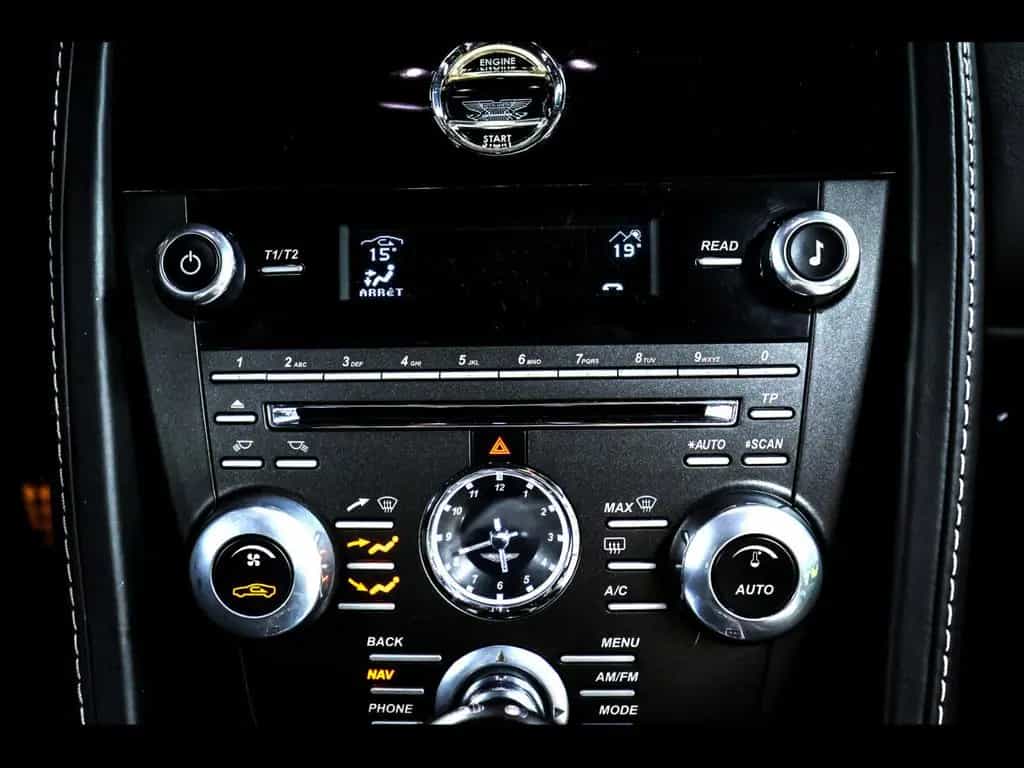 Aston Martin V8 Vantage Vantage ROADSTER 4.7 436°MANUAL°NAVI°PDC 03/2014-photo-21
