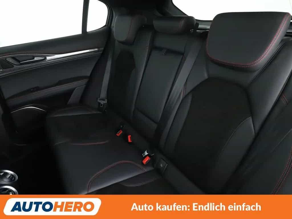 Alfa Romeo Stelvio 2.2 JTDM Estrema Q4 Aut.*NAV*XENON*ACC* 07/2022-photo-13