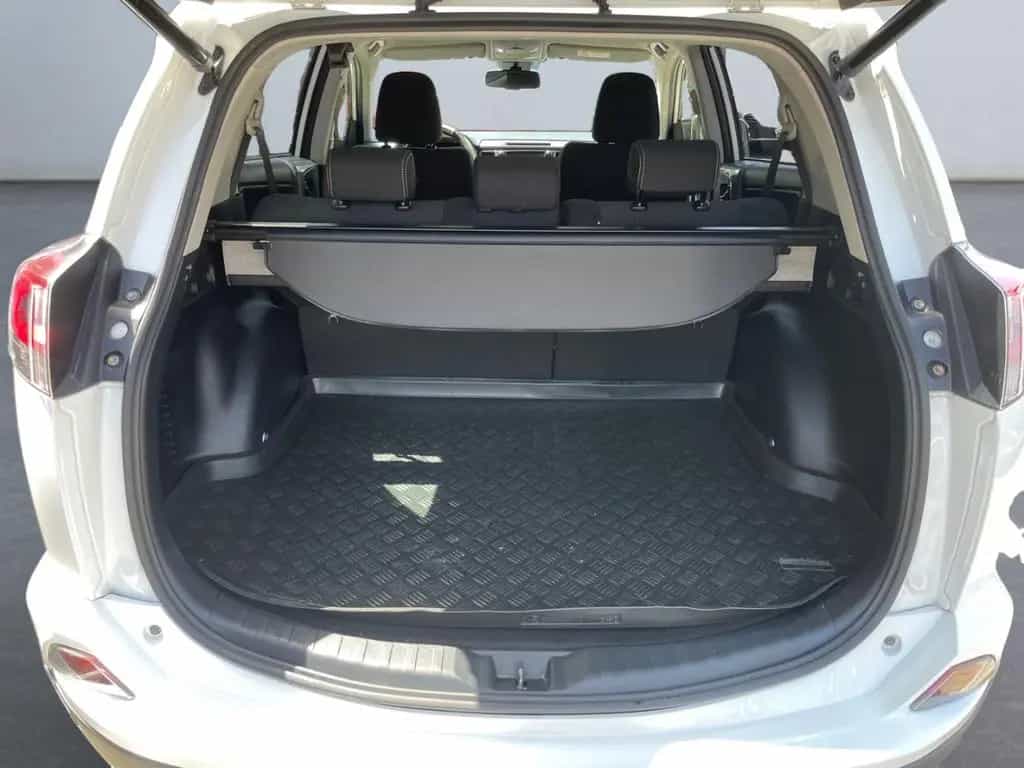 Toyota RAV 4 2.0 4x4 Team D *LED*AHK*el. Heck*RCam*SHZ* 09/2018-photo-17