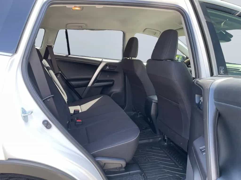 Toyota RAV 4 2.0 4x4 Team D *LED*AHK*el. Heck*RCam*SHZ* 09/2018-photo-19