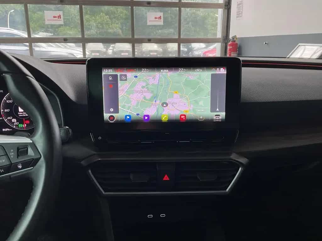 Seat Leon Sportstourer 1.5 eTSI Xcellence DSG LED 03/2022-photo-11