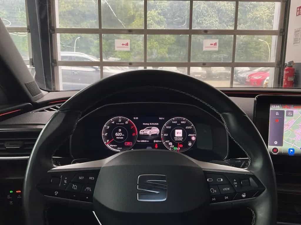 Seat Leon Sportstourer 1.5 eTSI Xcellence DSG LED 03/2022-photo-12