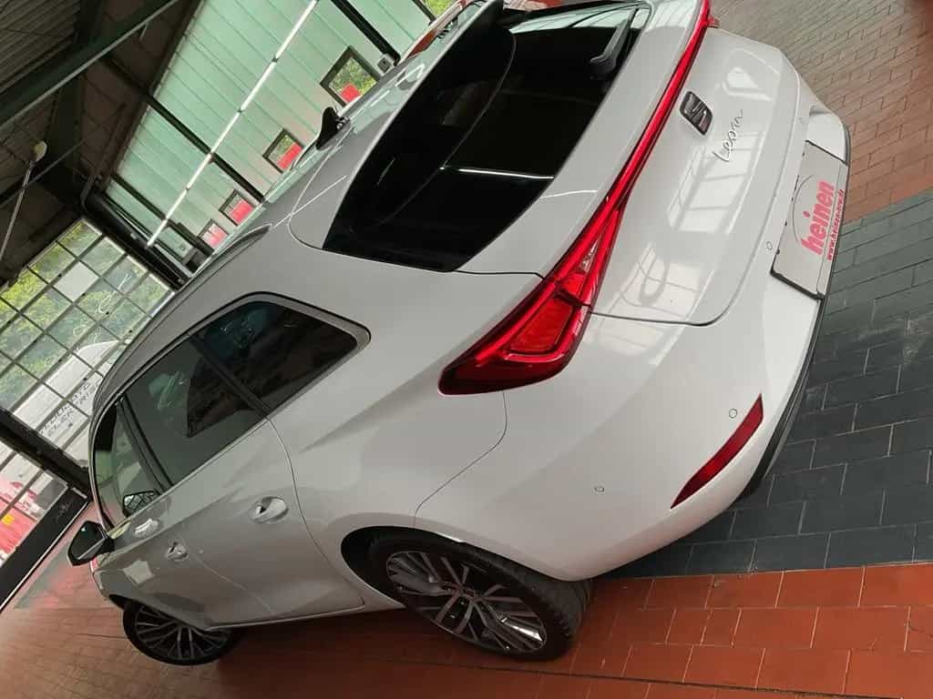 Seat Leon Sportstourer 1.5 eTSI Xcellence DSG LED 03/2022-photo-14