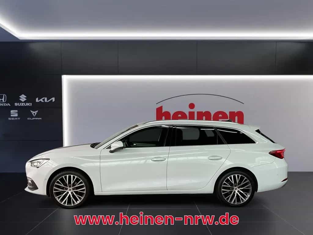 Seat Leon Sportstourer 1.5 eTSI Xcellence DSG LED 03/2022-photo-2