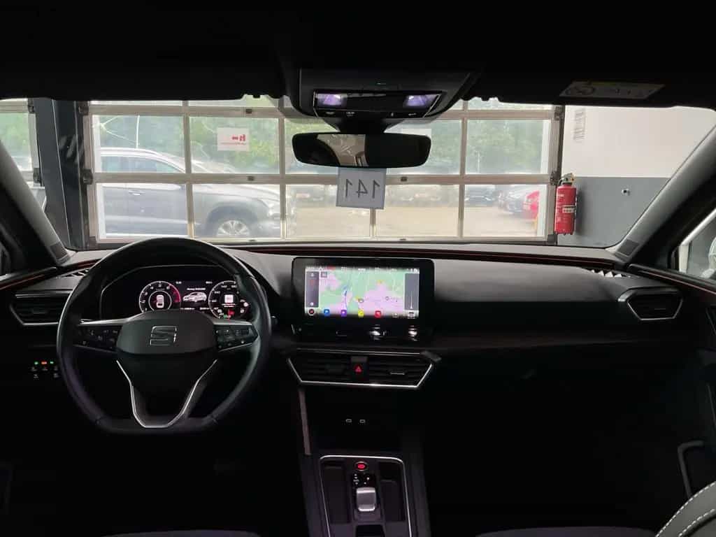 Seat Leon Sportstourer 1.5 eTSI Xcellence DSG LED 03/2022-photo-7