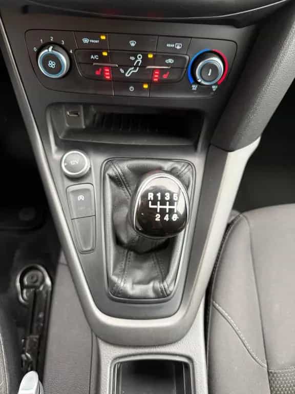 Ford Focus Turnier 1.0 EcoBoost·2.Hand·PDC·Sitzheiz. 12/2017-photo-12