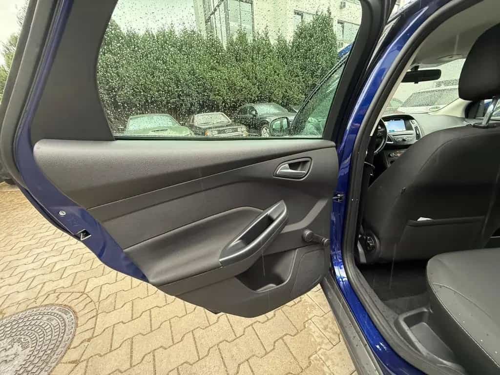 Ford Focus Turnier 1.0 EcoBoost·2.Hand·PDC·Sitzheiz. 12/2017-photo-19