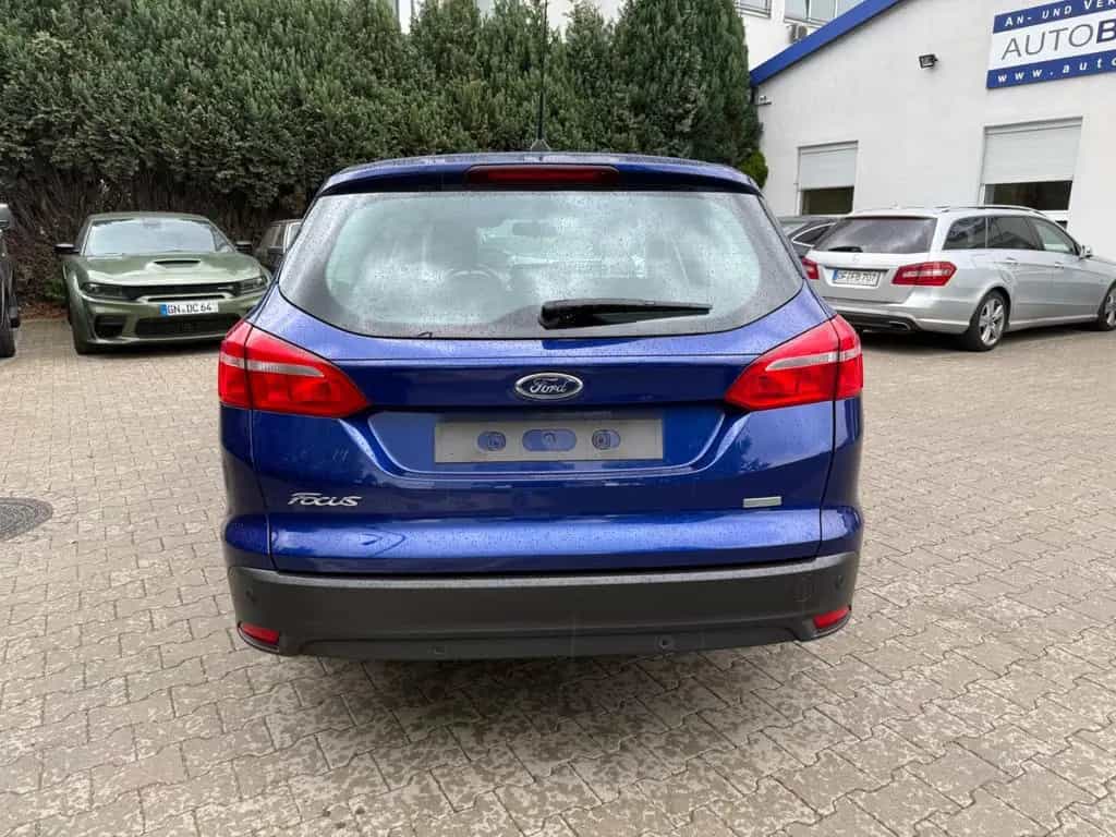 Ford Focus Turnier 1.0 EcoBoost·2.Hand·PDC·Sitzheiz. 12/2017-photo-3