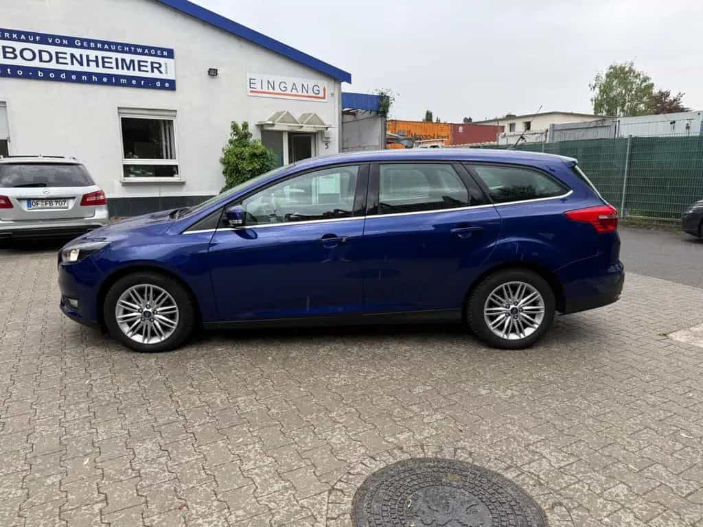 Ford Focus Turnier 1.0 EcoBoost·2.Hand·PDC·Sitzheiz. 12/2017-photo-5