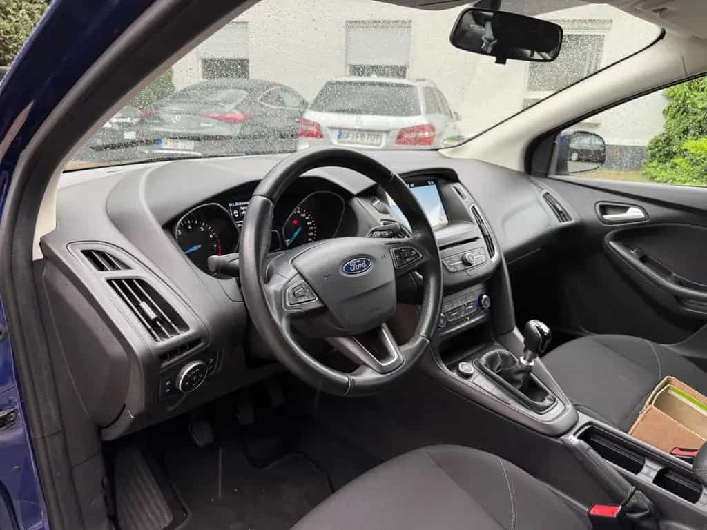 Ford Focus Turnier 1.0 EcoBoost·2.Hand·PDC·Sitzheiz. 12/2017-photo-6