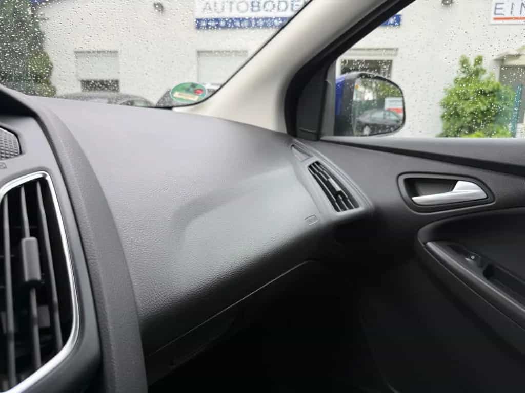 Ford Focus Turnier 1.0 EcoBoost·2.Hand·PDC·Sitzheiz. 12/2017-photo-9
