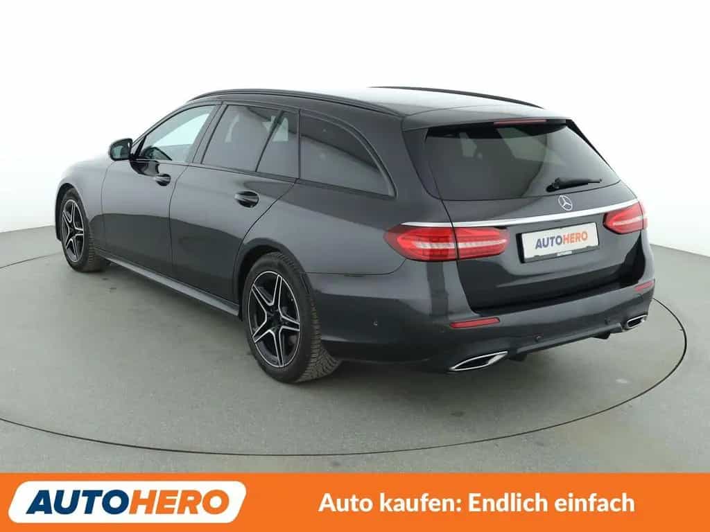 Mercedes-Benz E 220 d AMG Line Aut.*NAV*ACC*360CAM*PDC*SHZ*ALU 11/2021-photo-3