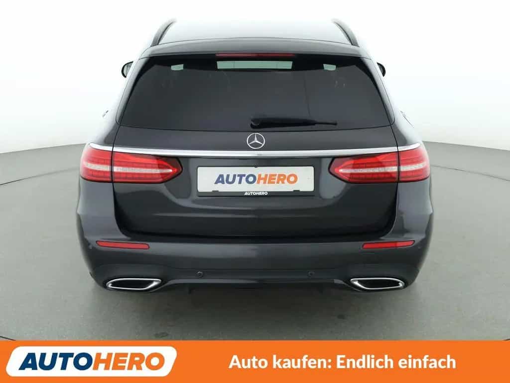 Mercedes-Benz E 220 d AMG Line Aut.*NAV*ACC*360CAM*PDC*SHZ*ALU 11/2021-photo-4