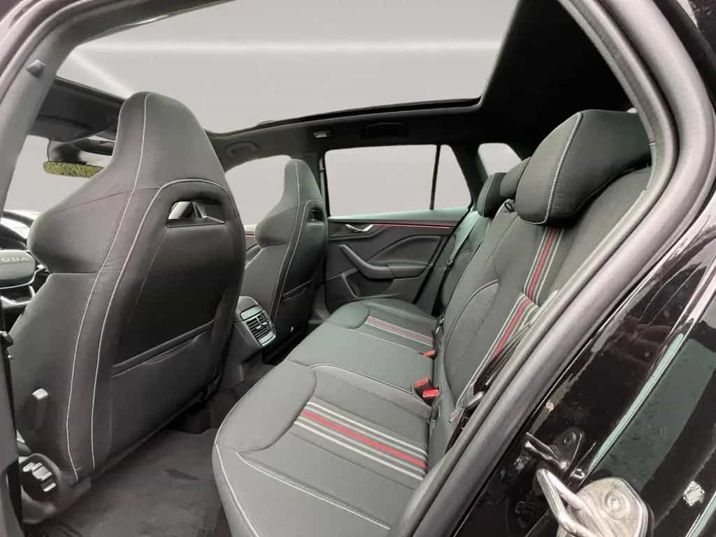 Skoda Kamiq 1,5 TSI DSG Monte Carlo 18" Alu LED Matrix null-photo-10