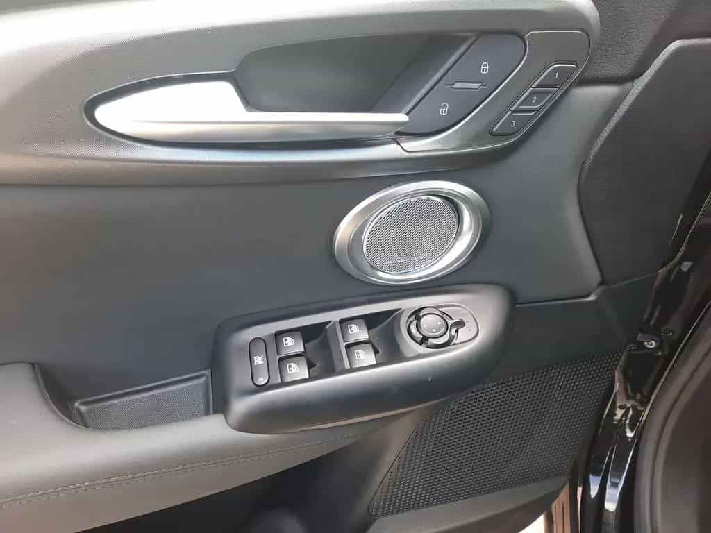 Alfa Romeo Tonale 1.5 Ti VGT DAB Navi Kamera LED SHZ 10/2023-photo-18