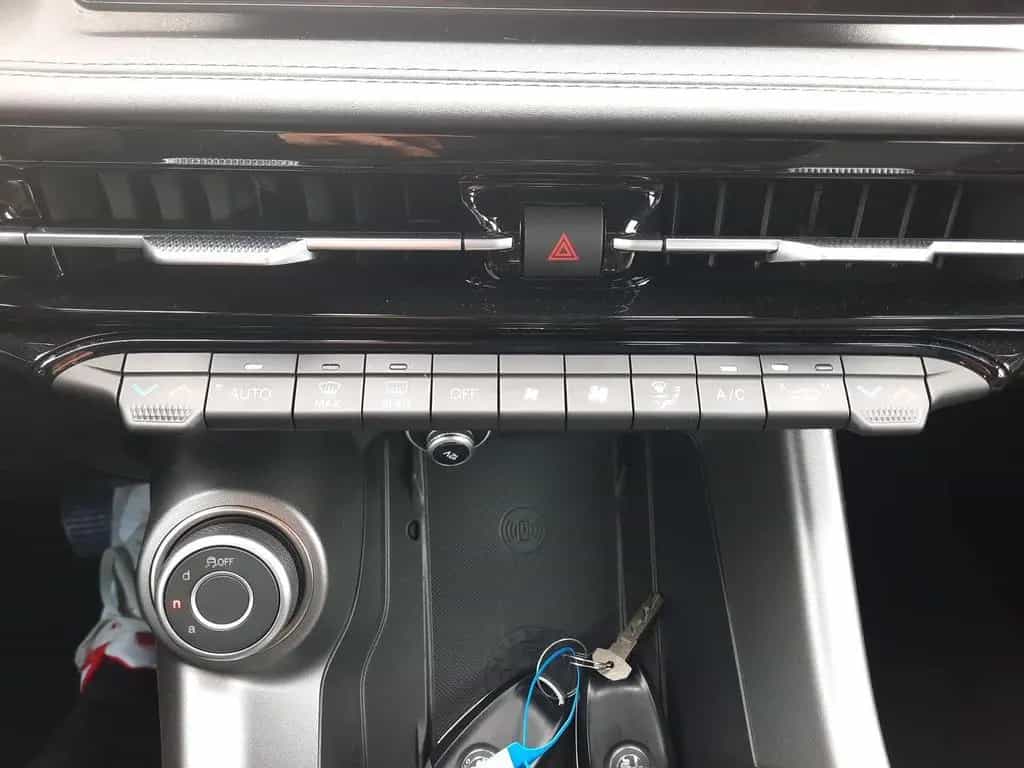 Alfa Romeo Tonale 1.5 Ti VGT DAB Navi Kamera LED SHZ 10/2023-photo-26
