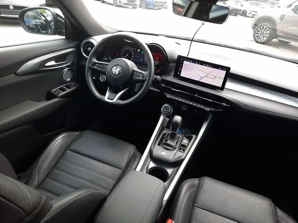 Alfa Romeo Tonale 1.5 Ti VGT DAB Navi Kamera LED SHZ 10/2023-photo-29