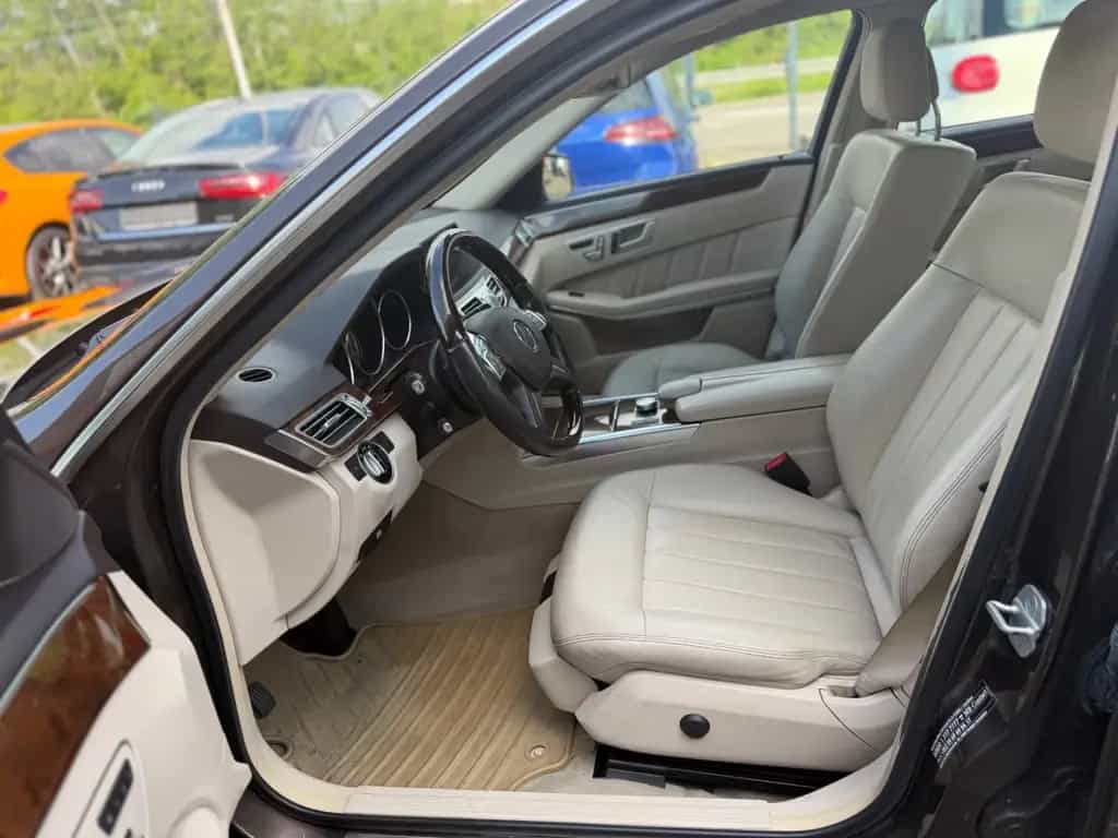 Mercedes-Benz E 500 AVANTGARDE/Wenig KM/1 Hand/GAR/Top Zustand 04/2013-photo-15