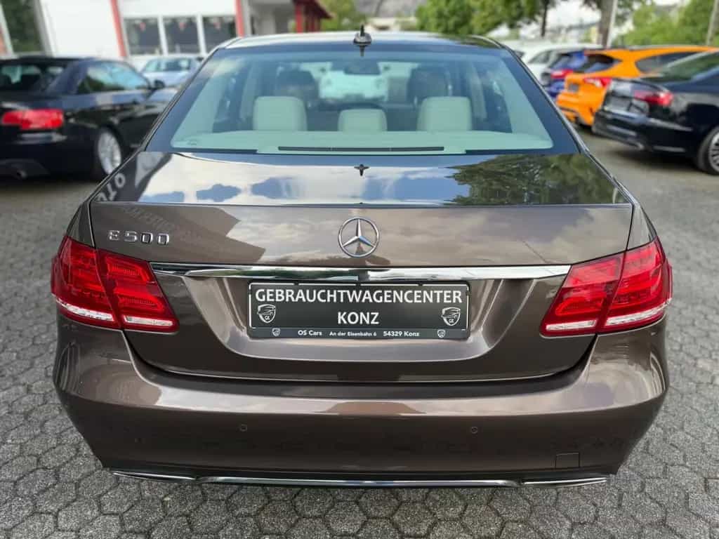 Mercedes-Benz E 500 AVANTGARDE/Wenig KM/1 Hand/GAR/Top Zustand 04/2013-photo-2