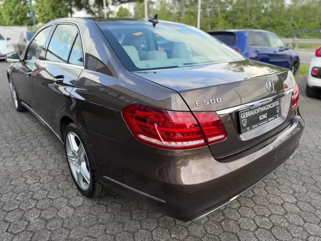 Mercedes-Benz E 500 AVANTGARDE/Wenig KM/1 Hand/GAR/Top Zustand 04/2013-photo-3