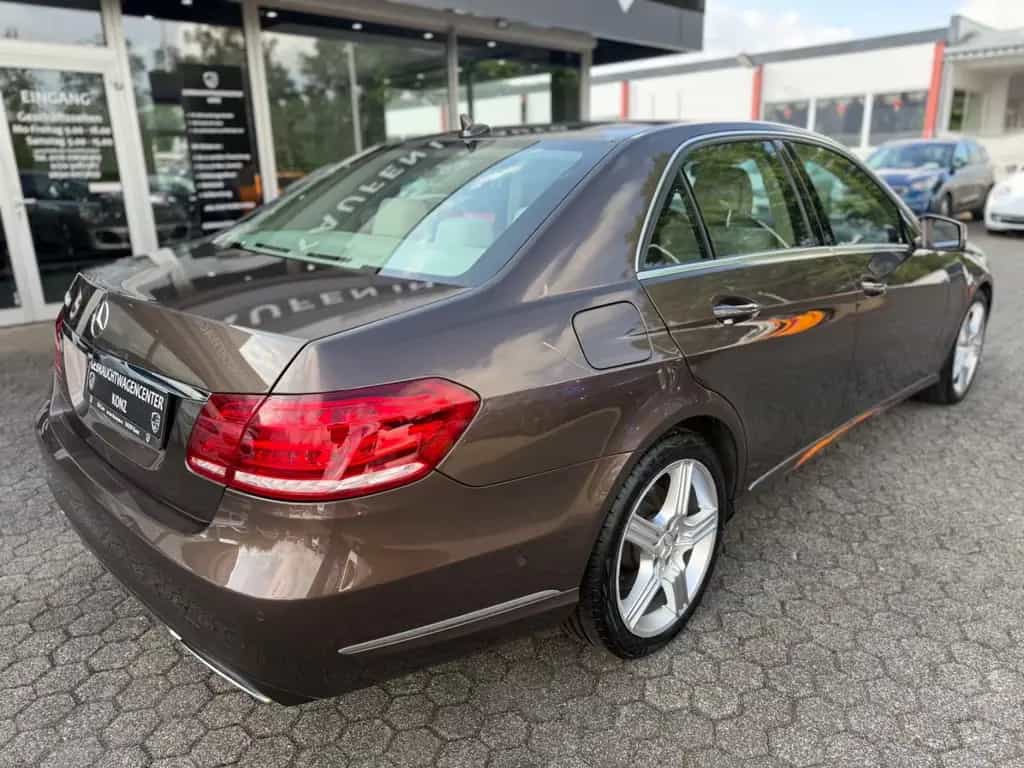 Mercedes-Benz E 500 AVANTGARDE/Wenig KM/1 Hand/GAR/Top Zustand 04/2013-photo-4