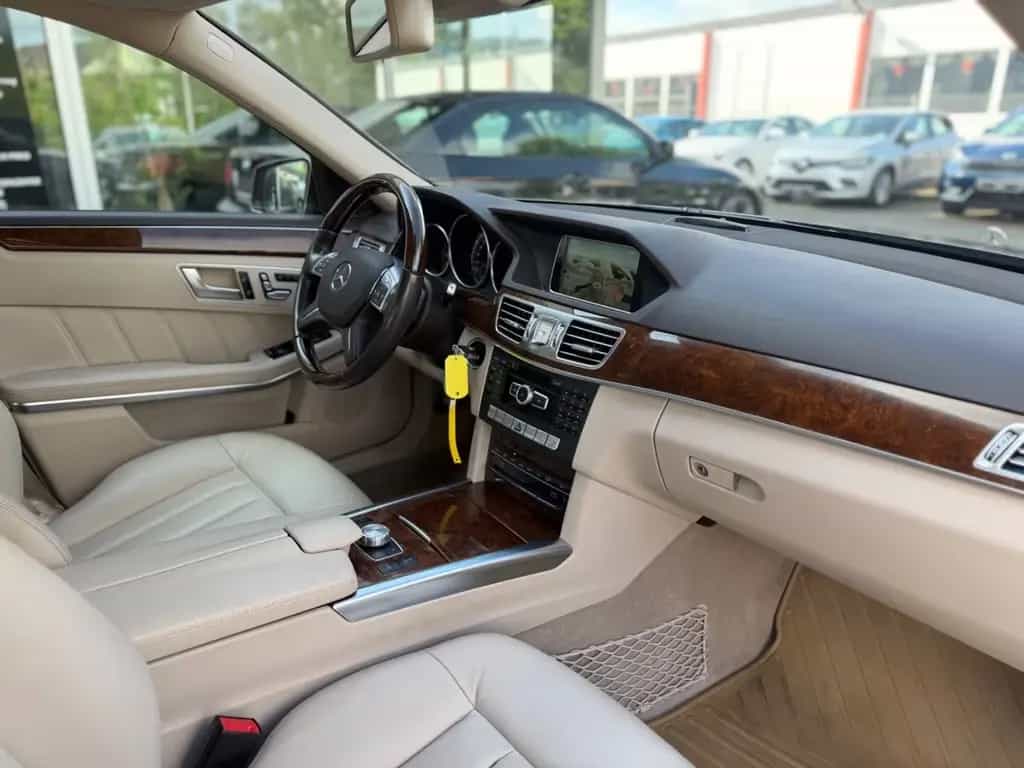 Mercedes-Benz E 500 AVANTGARDE/Wenig KM/1 Hand/GAR/Top Zustand 04/2013-photo-7
