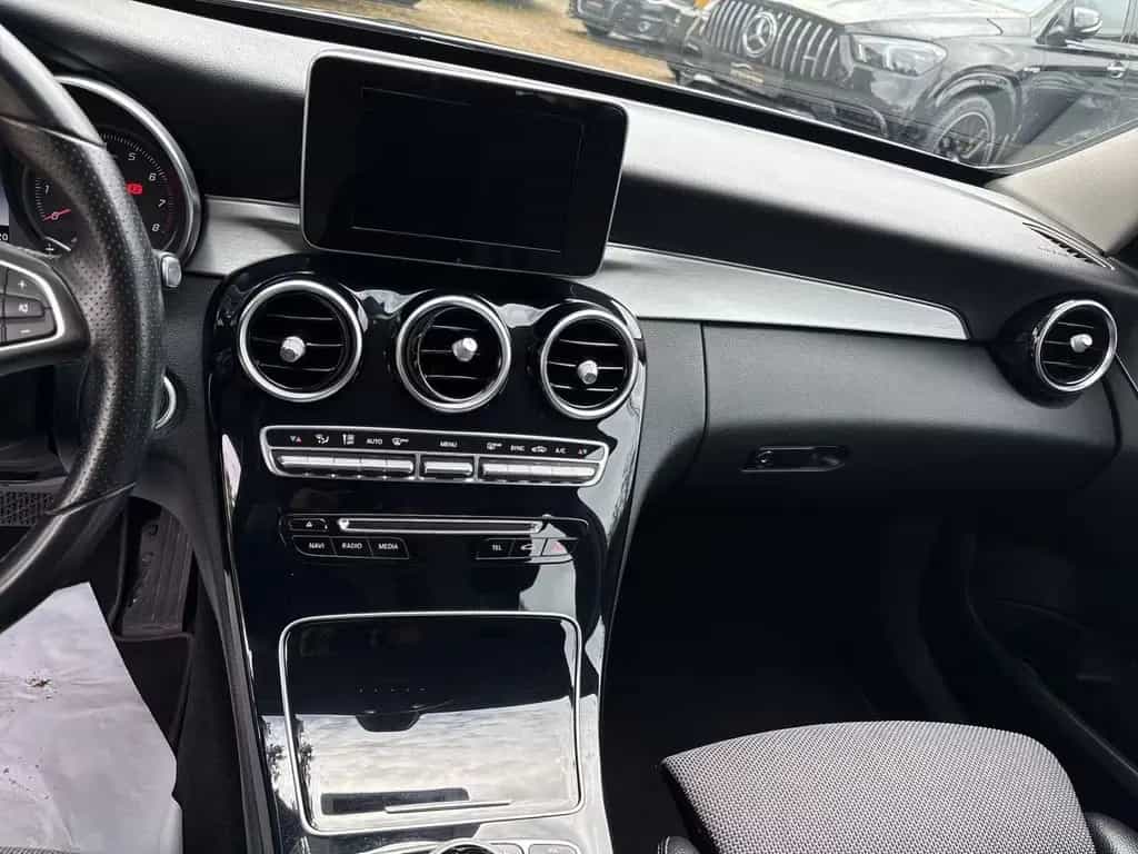 Mercedes-Benz C 180 CGI AVANTGARDE GARMIN AGILITY 08/2017-photo-29