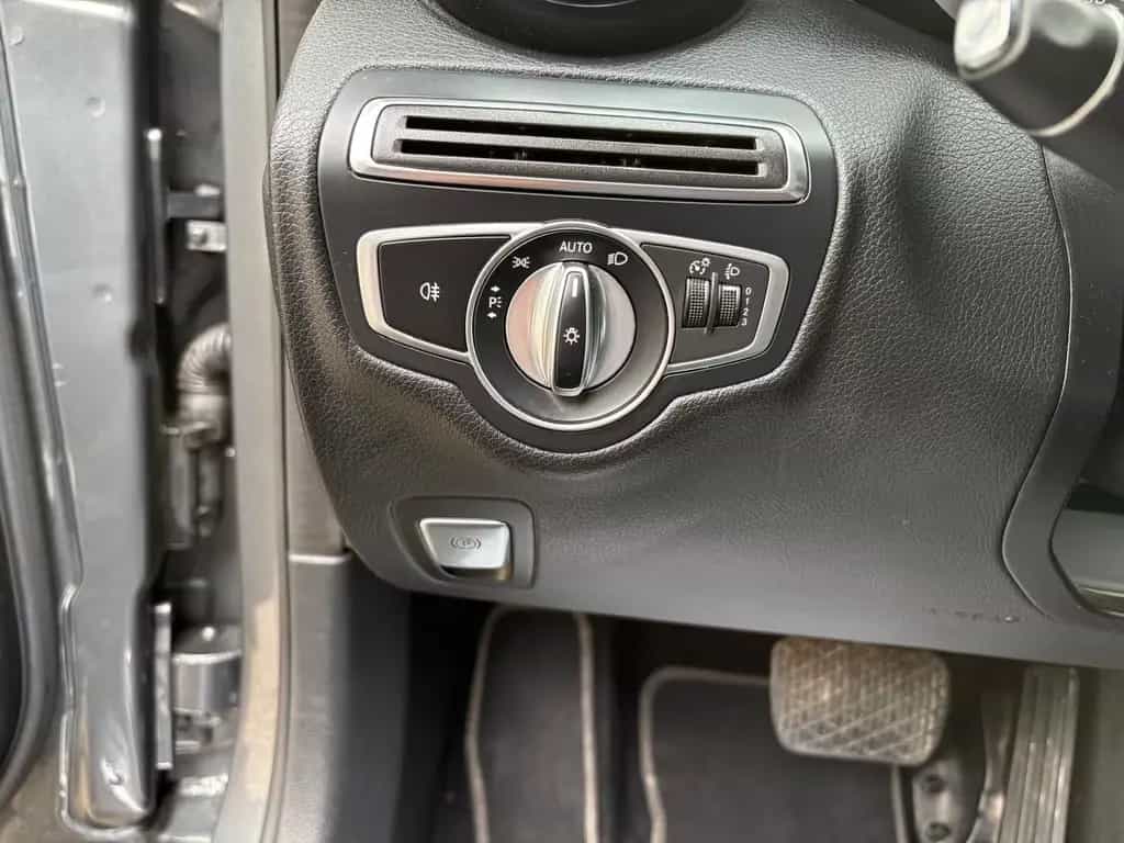 Mercedes-Benz C 180 CGI AVANTGARDE GARMIN AGILITY 08/2017-photo-30
