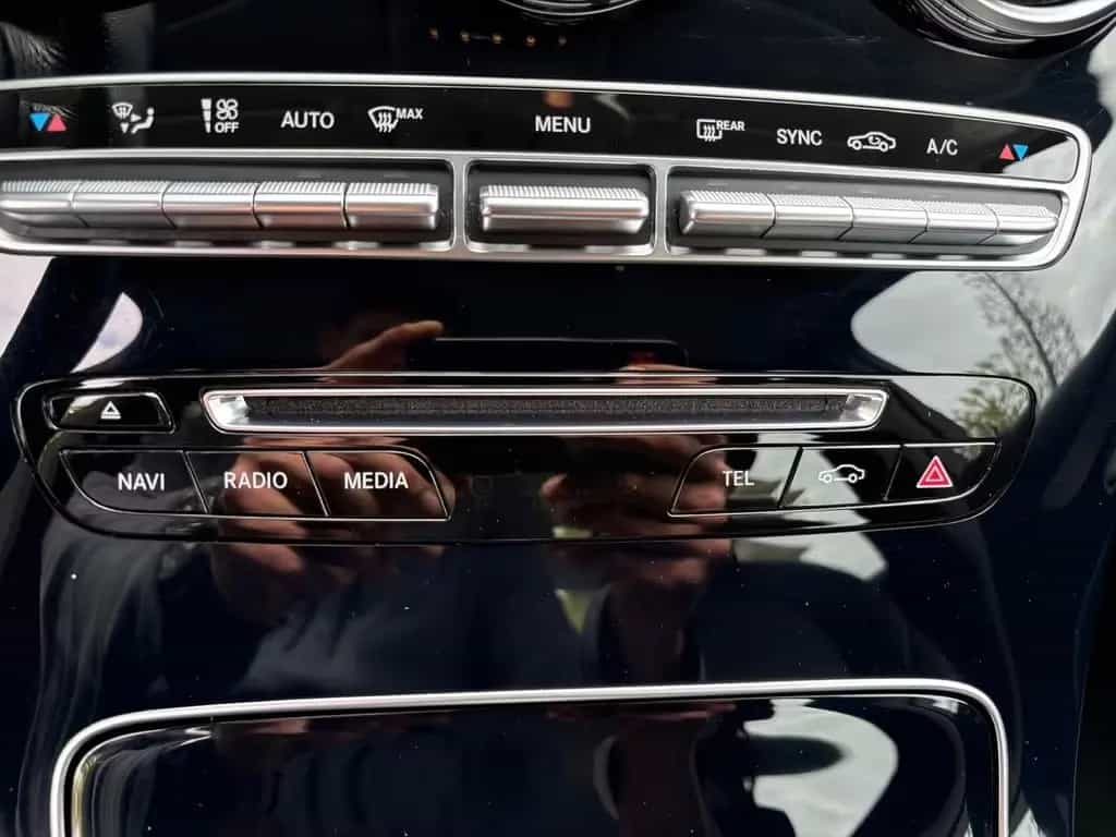 Mercedes-Benz C 180 CGI AVANTGARDE GARMIN AGILITY 08/2017-photo-32