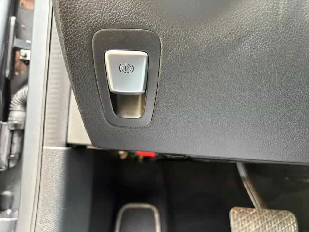Mercedes-Benz C 180 CGI AVANTGARDE GARMIN AGILITY 08/2017-photo-37
