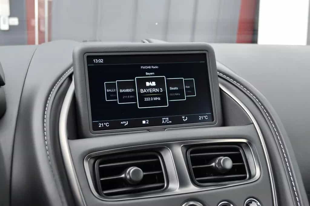 Aston Martin DB11 4.0 V8 Volante "1. Hand+ Garantie+ CarPlay" 09/2020-photo-17