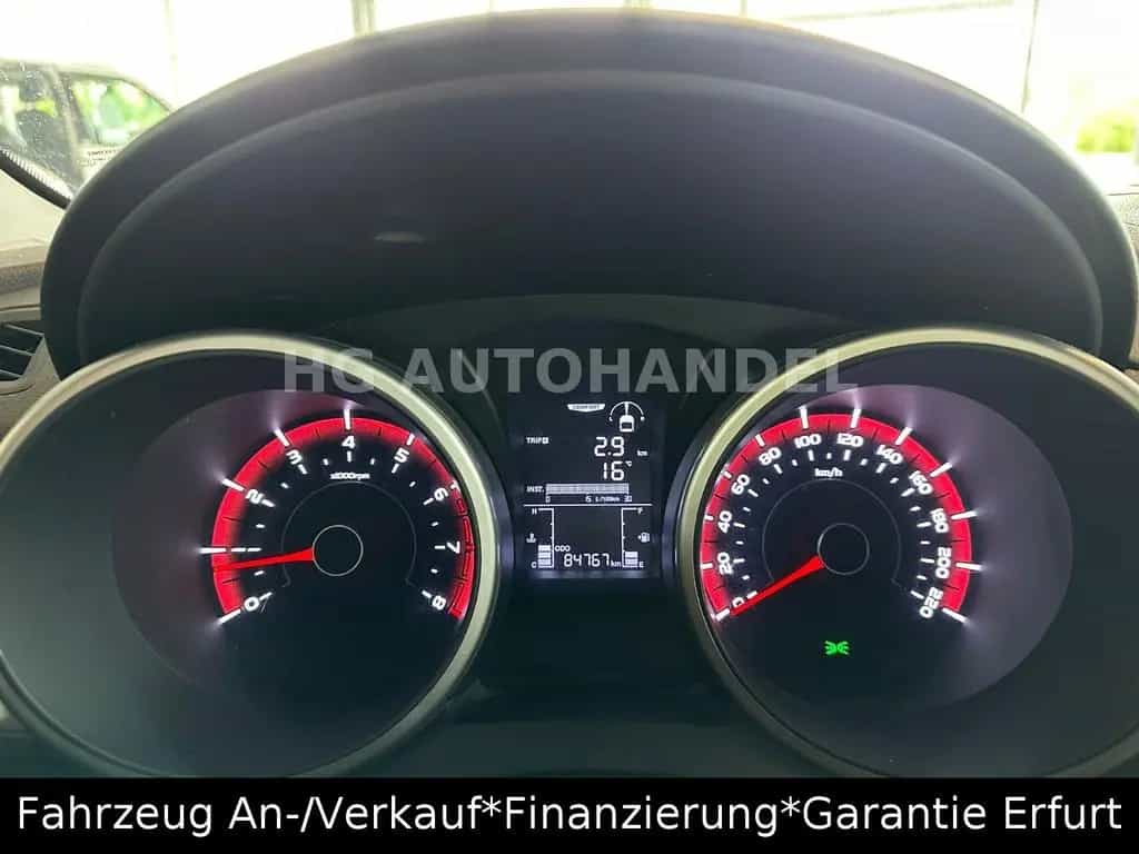 Ssangyong Tivoli 1.6 Scheckheft Kamera Navi 04/2016-photo-24
