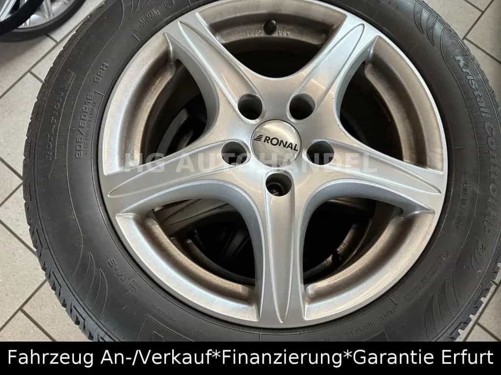 Ssangyong Tivoli 1.6 Scheckheft Kamera Navi 04/2016-photo-35