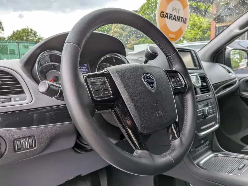 Lancia Voyager S 7-Sitze DVD Xenon TÜV-Neu+Garantie 05/2015-photo-16