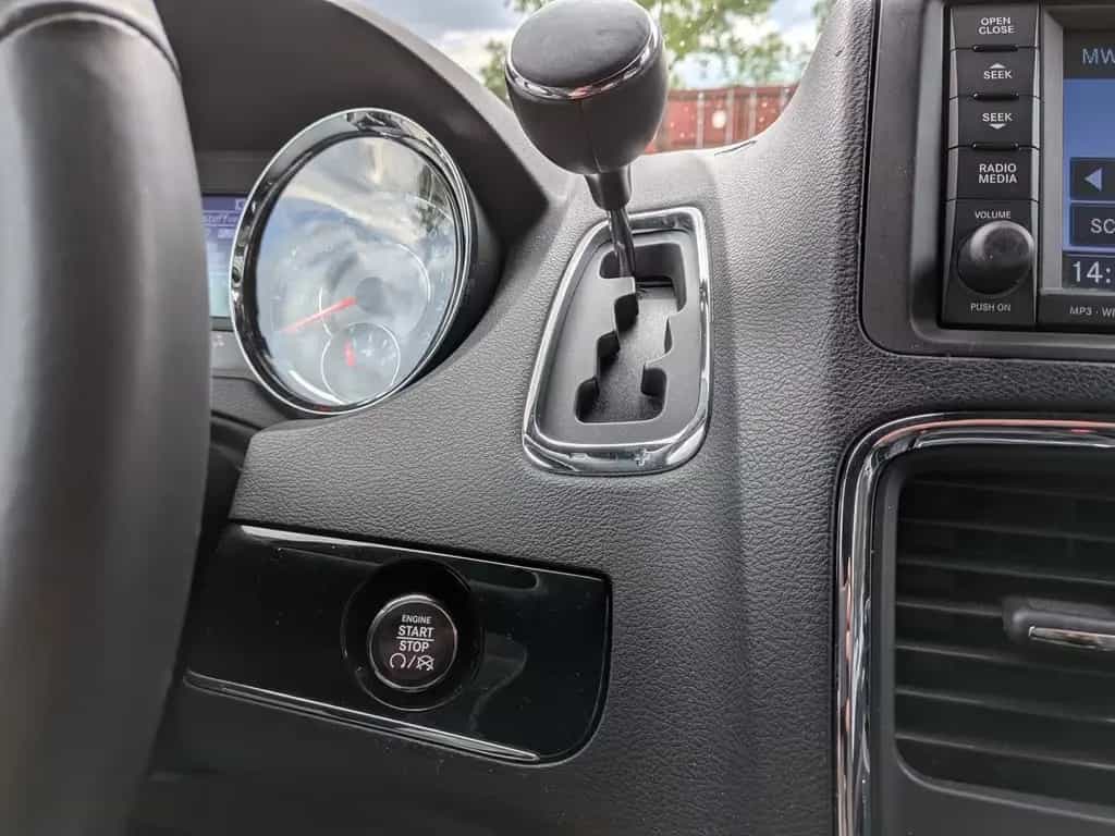Lancia Voyager S 7-Sitze DVD Xenon TÜV-Neu+Garantie 05/2015-photo-18