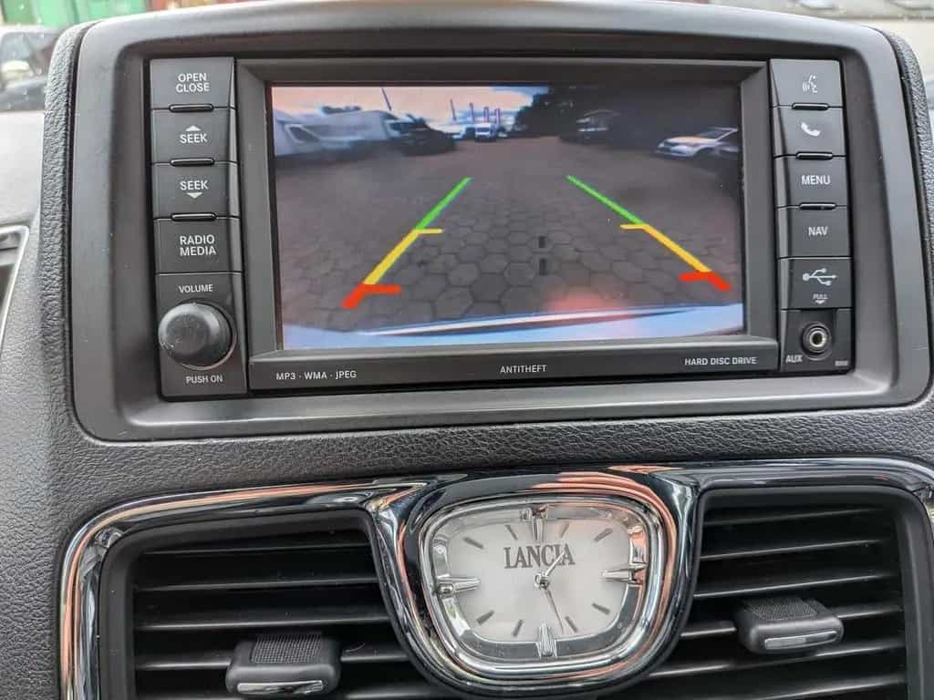 Lancia Voyager S 7-Sitze DVD Xenon TÜV-Neu+Garantie 05/2015-photo-21